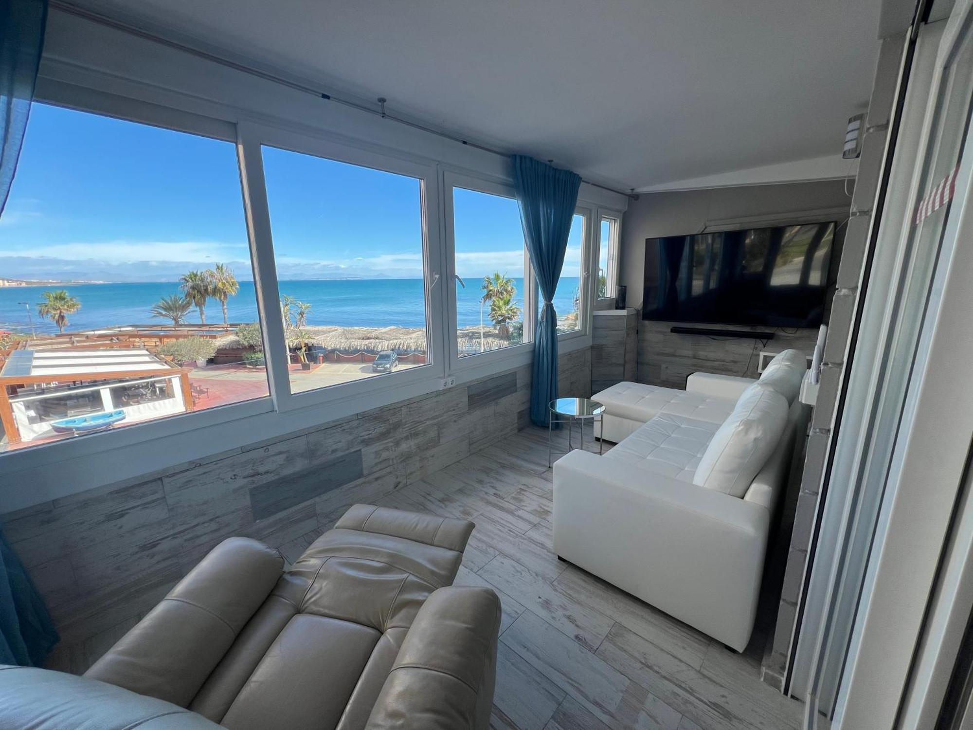 La Mata Apartment On The First Line Of The Sea ตอร์เรเวียคา ภายนอก รูปภาพ