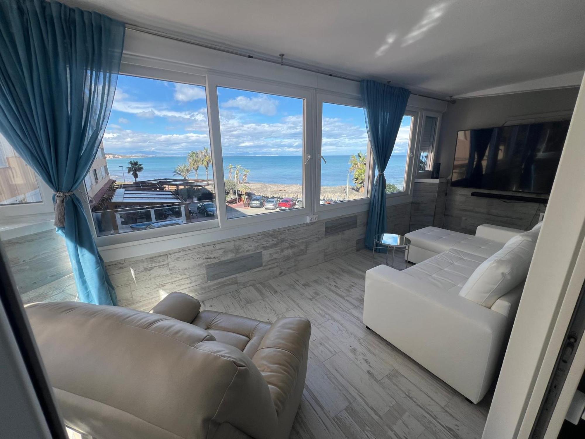 La Mata Apartment On The First Line Of The Sea ตอร์เรเวียคา ภายนอก รูปภาพ
